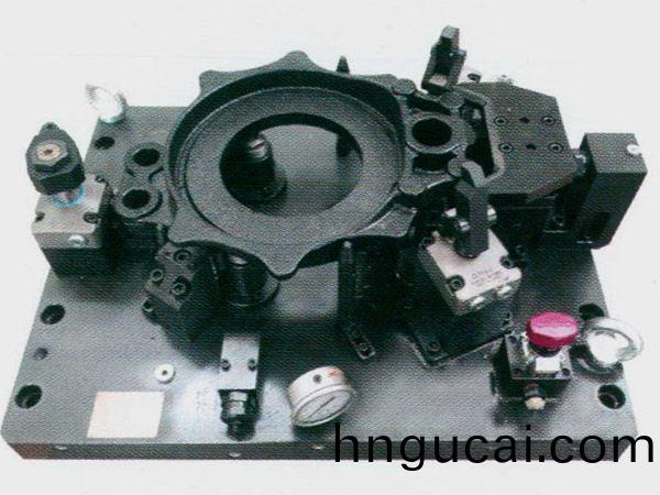 製動器底(di)闆液(ye)壓裌具